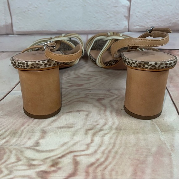 Gently worn Anthropologie Vicenza Tonal Slingback Heeled Sandals in Gold Size 10 - Picture 10 of 12